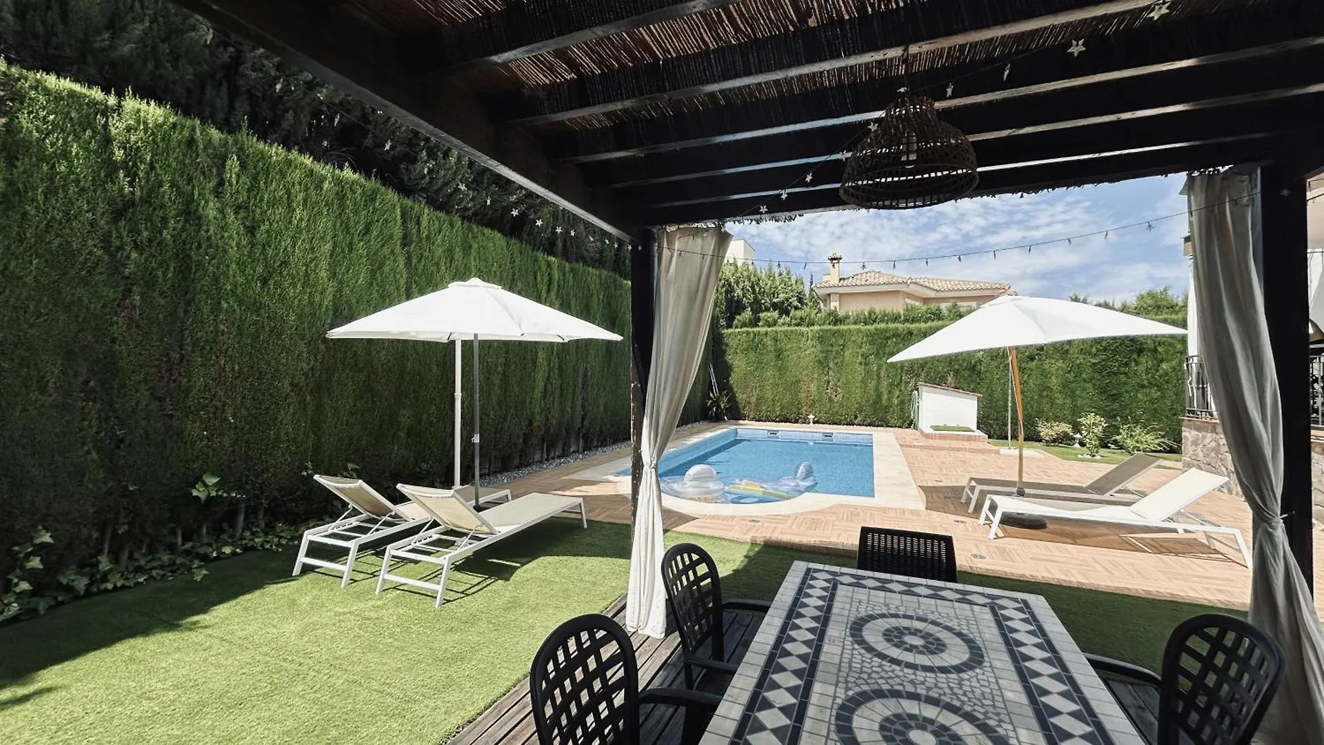 Extraordinaria Villa Con Piscina Y Chimenea Granada